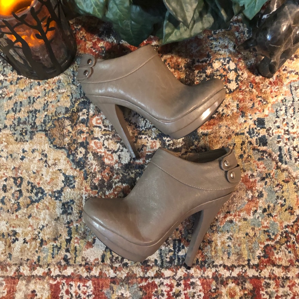🎉Liliana Taupe Ankle Boots💝
